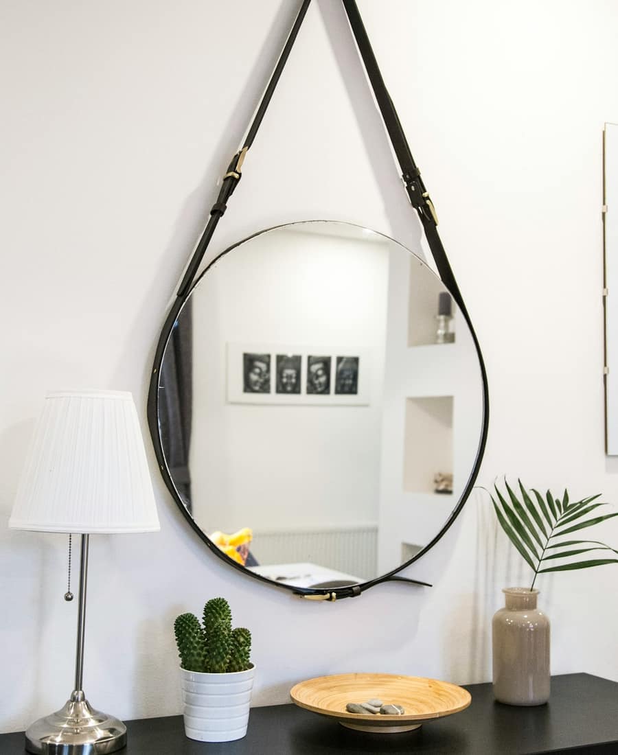 Petite Vanity Round